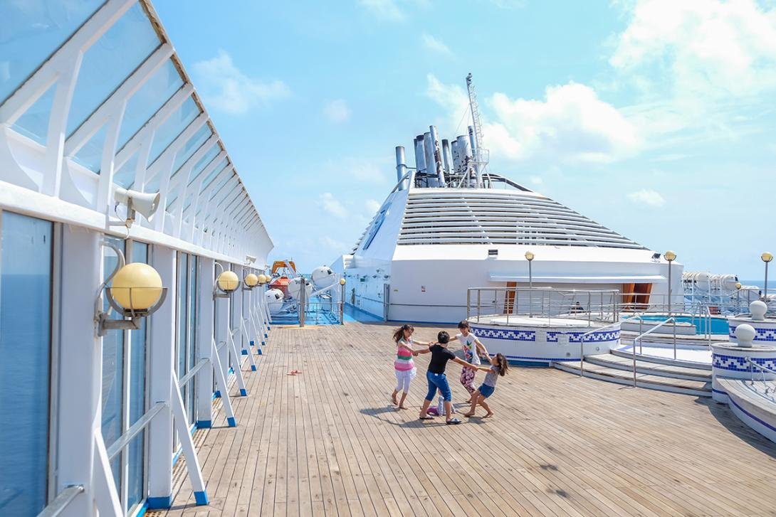 ferry GNV avec piscine