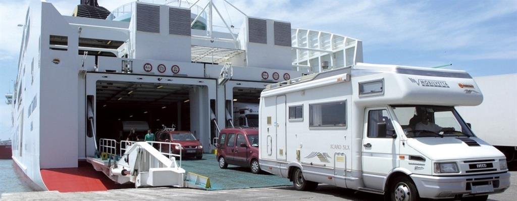 dormir dans son camping-car sur un bateau